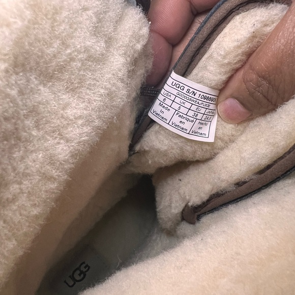 UGG Kids UGG Butte II CWR size 6 in Tan colour - Picture 15 of 16